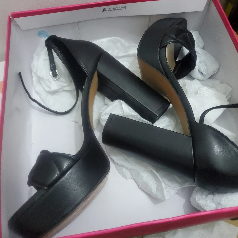 Used Vince Camuto Women's Mahgs Platform Sandals Women's Shoes - Picture 2 of 9